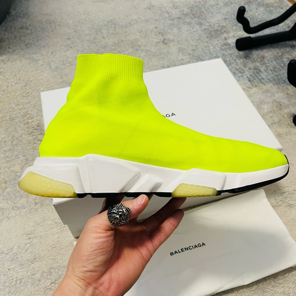 Like New Men’s Size 11 Balenciaga Speed Trainers With BB Print Yellow/Limelight - Picture 6 of 12